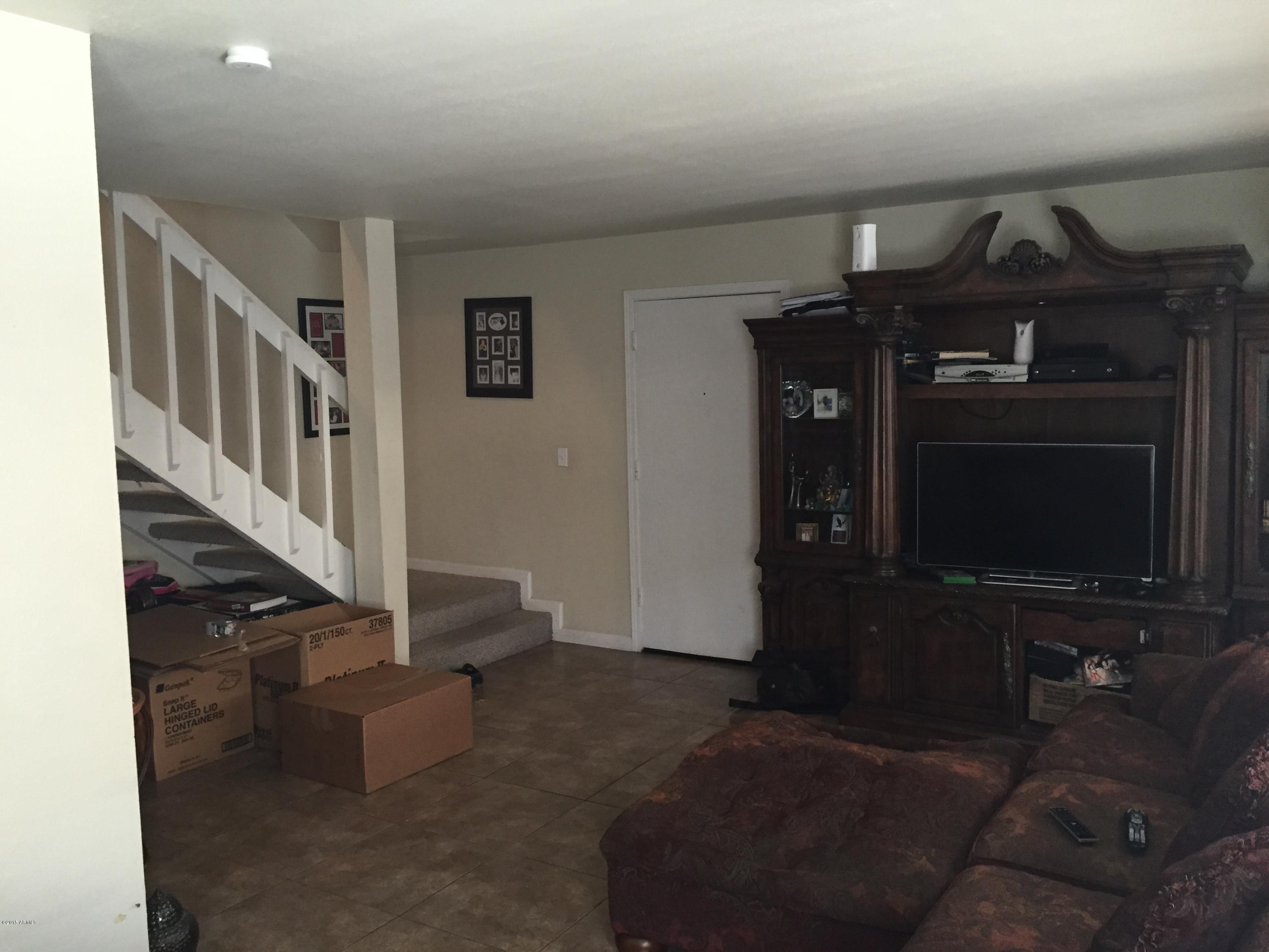 5401 East Thomas Road, Unit 2030 Phoenix, AZ 85018 - Photo 1 of 4 Living Room