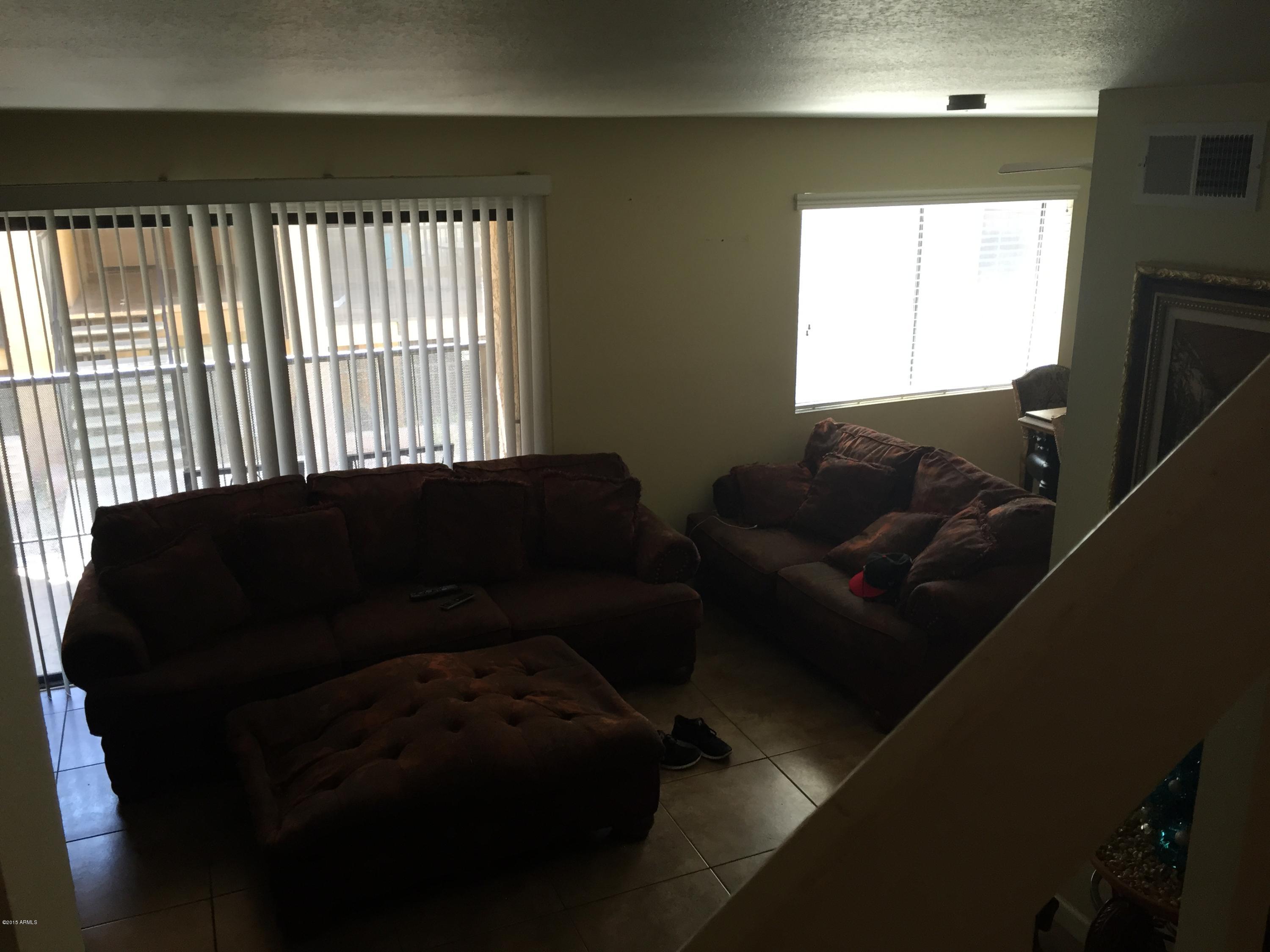 5401 East Thomas Road, Unit 2030 Phoenix, AZ 85018 - Photo 2 of 4 Living room