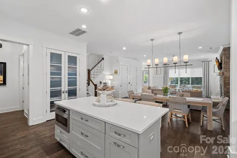 $1,100,000 | 744 Amalfi Drive, Davidson, NC 28036