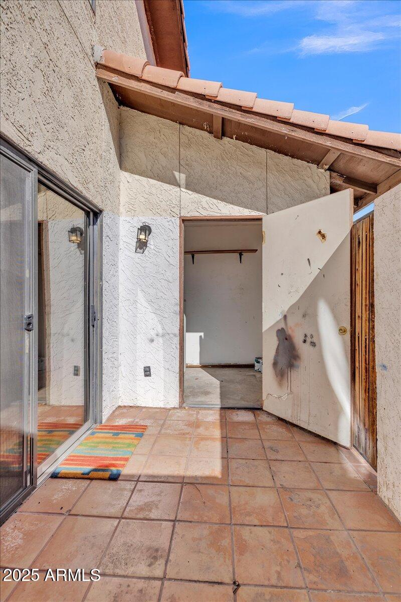 2437 East Tracy Lane, Unit 2 Phoenix, AZ 85032 - Photo 30 of 30 a view of a entryway