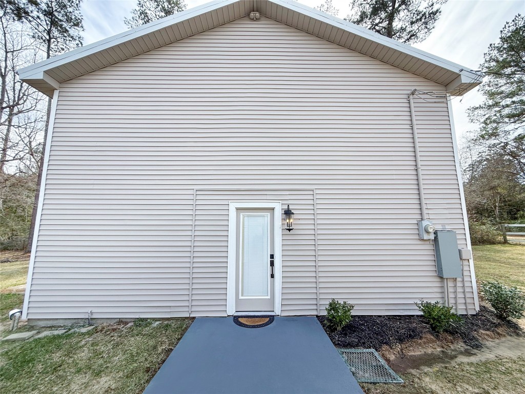 301 County Road 2734 Cleveland, TX 77327 - Photo 4 of 12