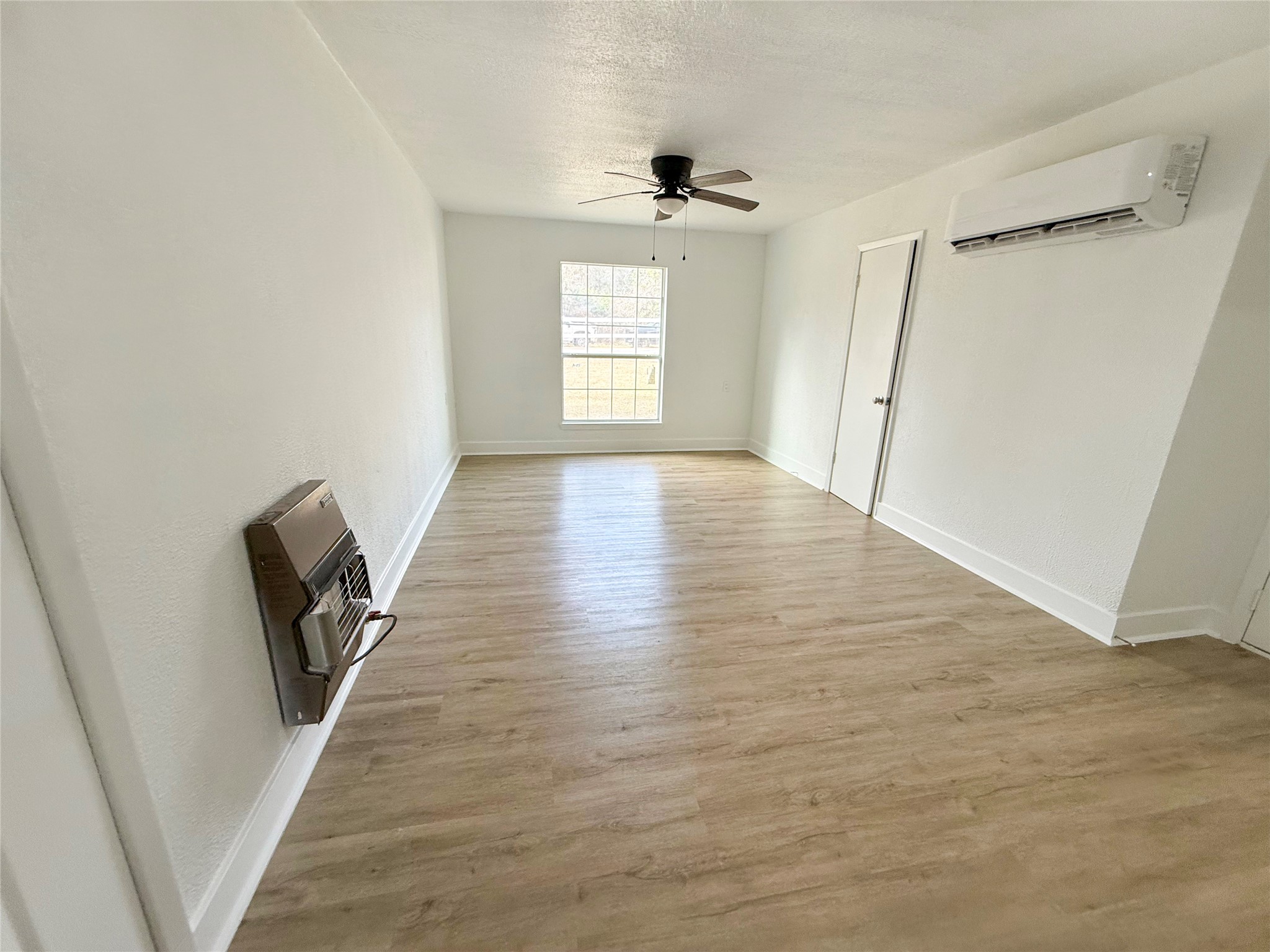 301 County Road 2734 Cleveland, TX 77327 - Photo 7 of 12