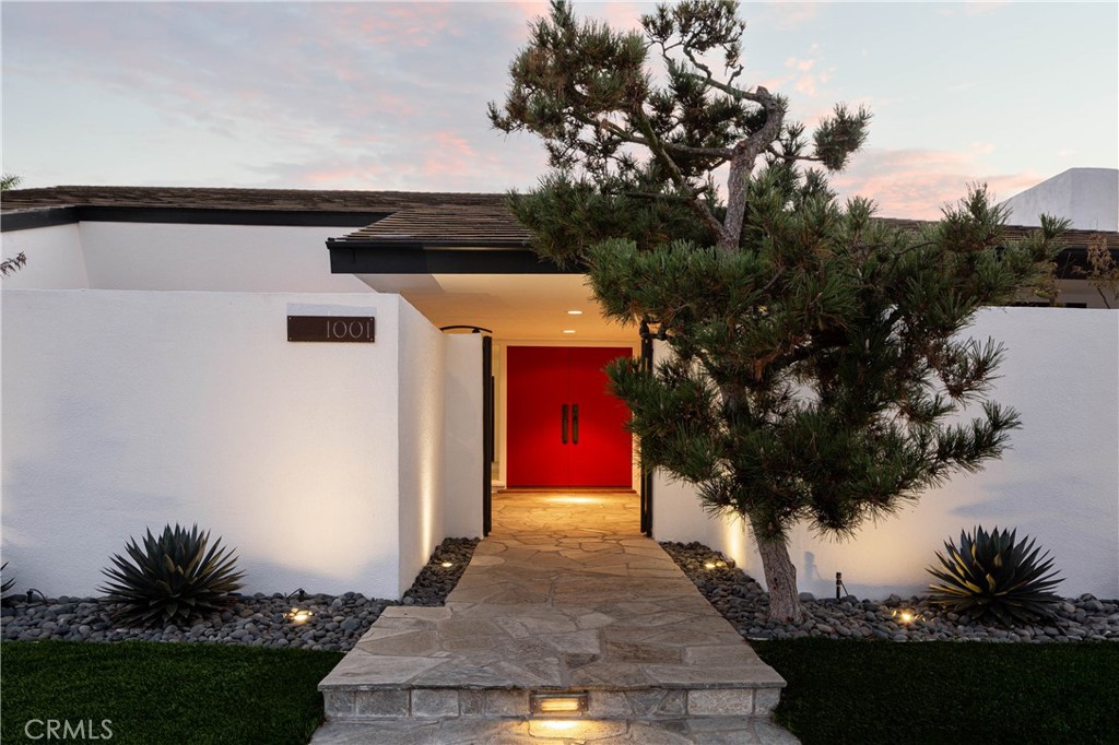 1001 Nottingham Road Newport Beach, CA 92660 - Photo 2 of 34