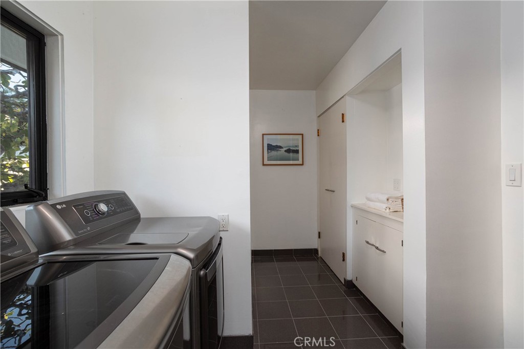 1001 Nottingham Road Newport Beach, CA 92660 - Photo 31 of 34