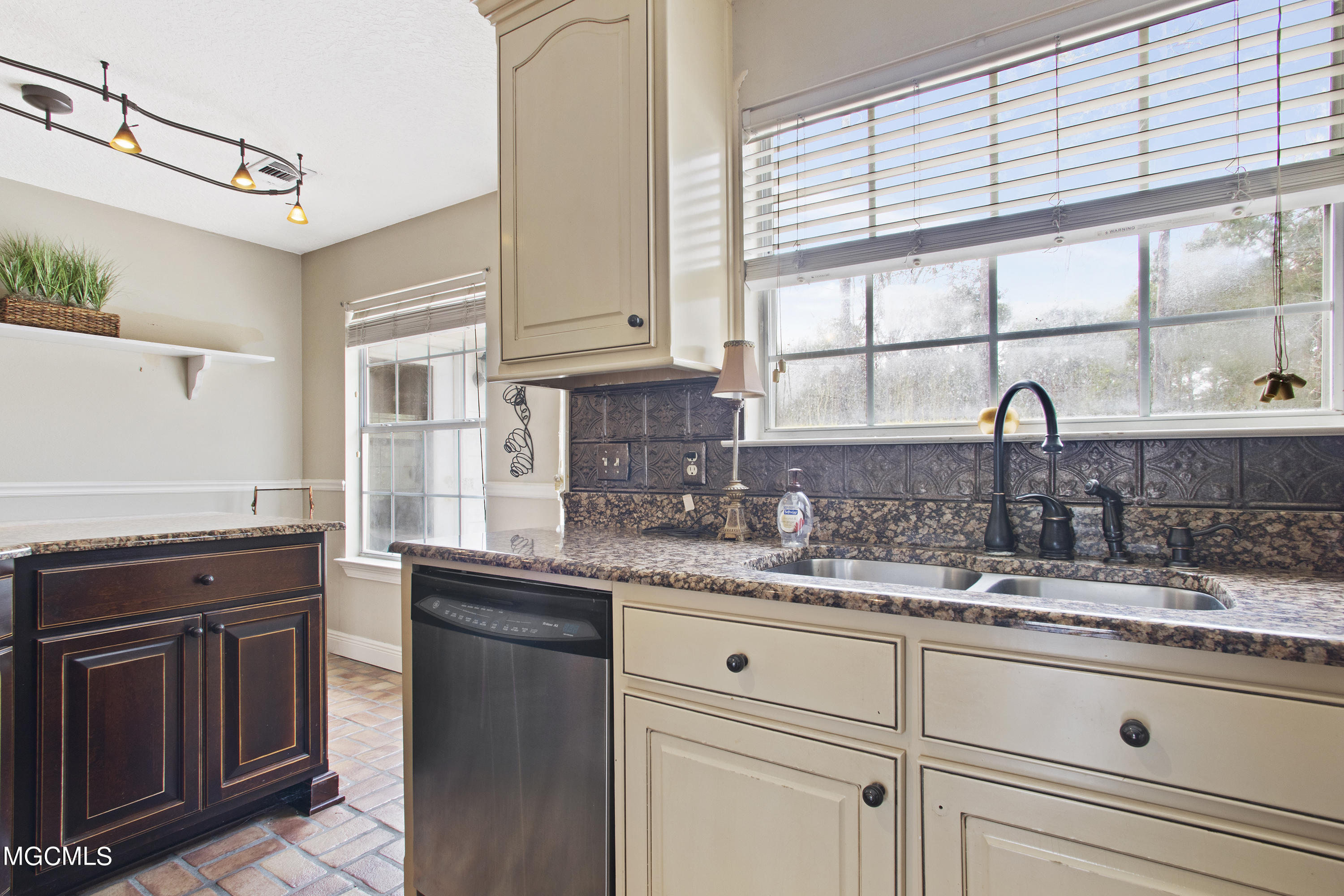 3123 Old Shell Landing Road Ocean Springs, MS 39564 - Photo 9 of 22 OLD SHELL