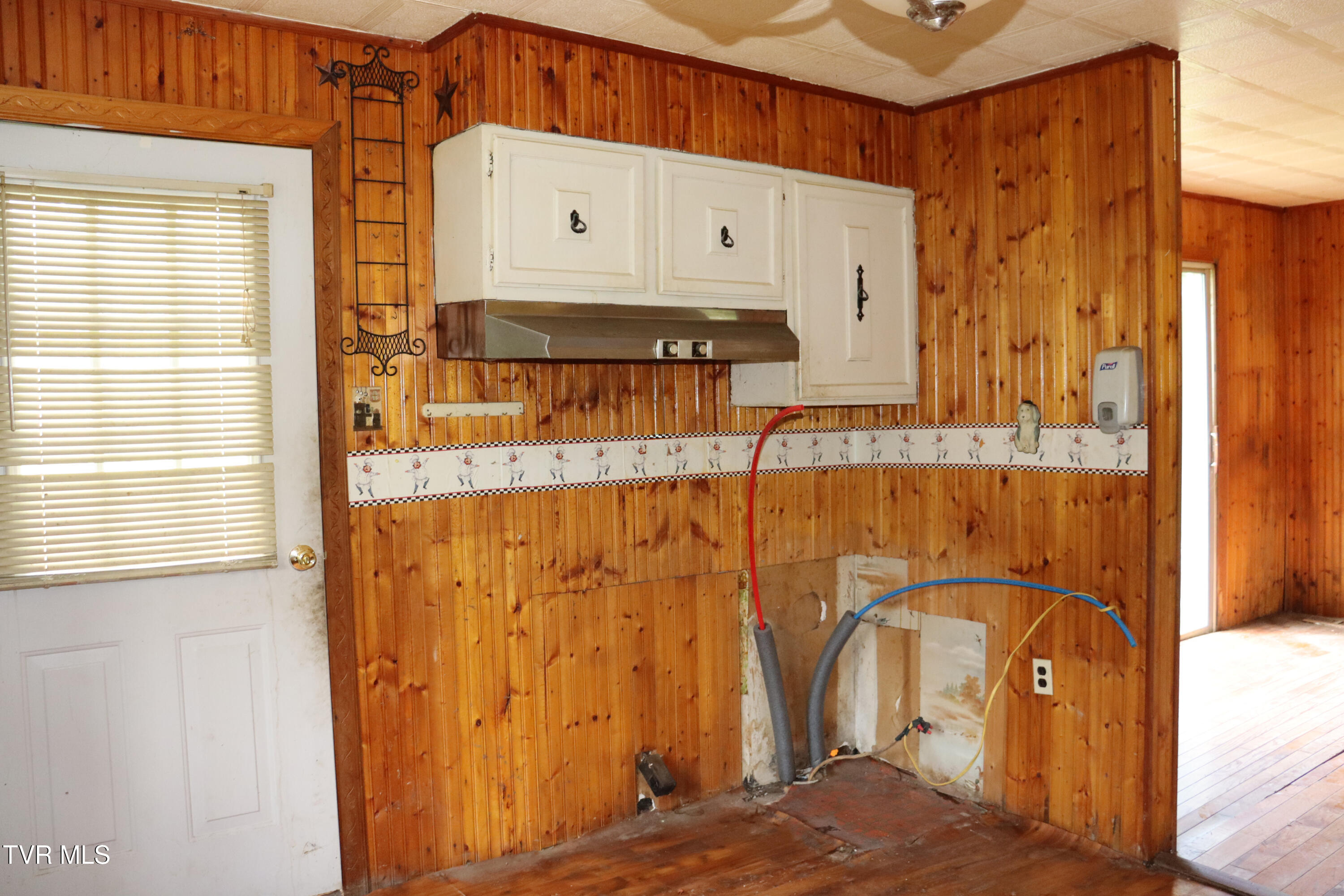 3849 Nealy Ridge Clinchco, VA 24226 - Photo 16 of 64 IMG_0126