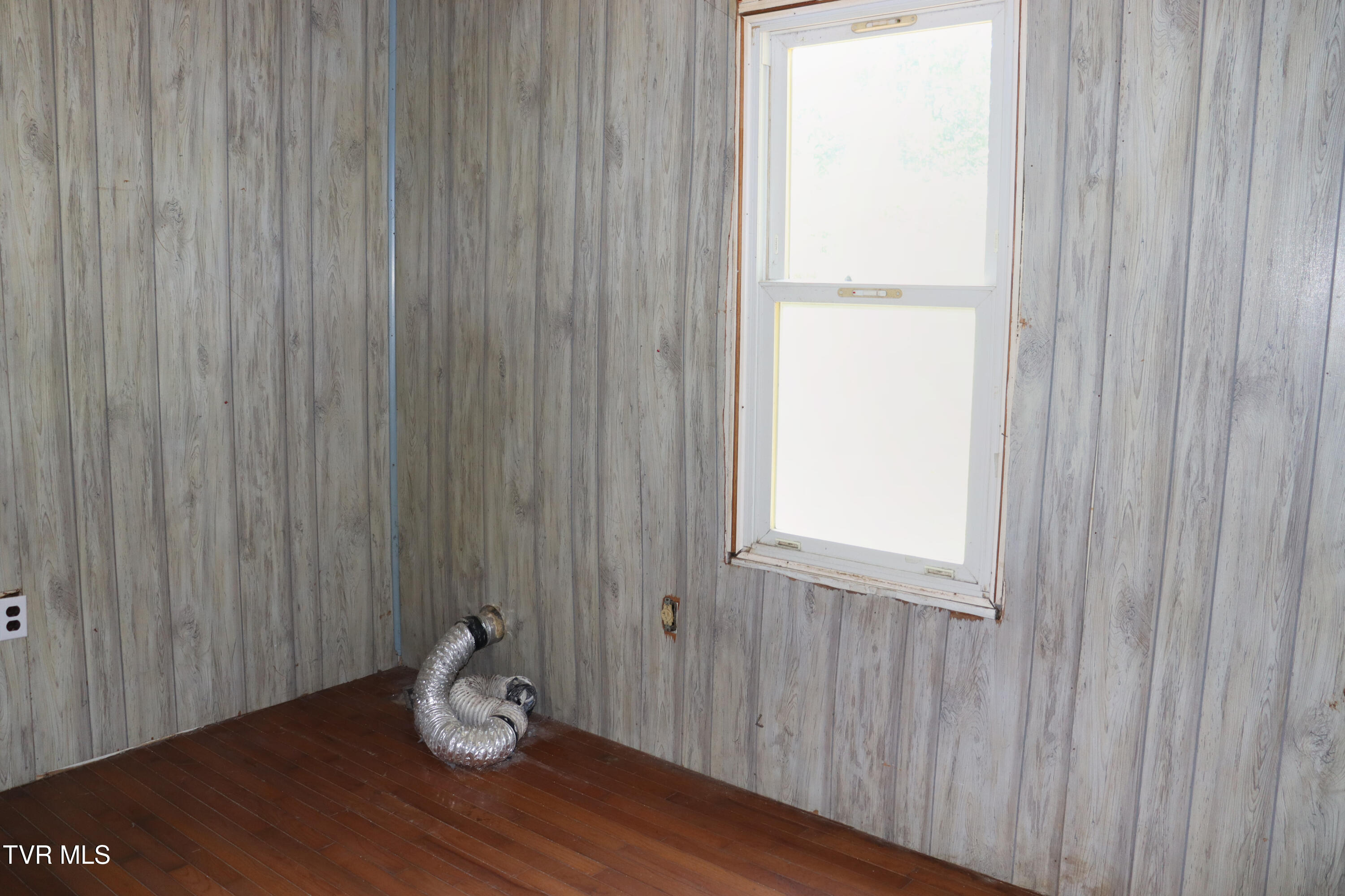 3849 Nealy Ridge Clinchco, VA 24226 - Photo 29 of 64 IMG_0144