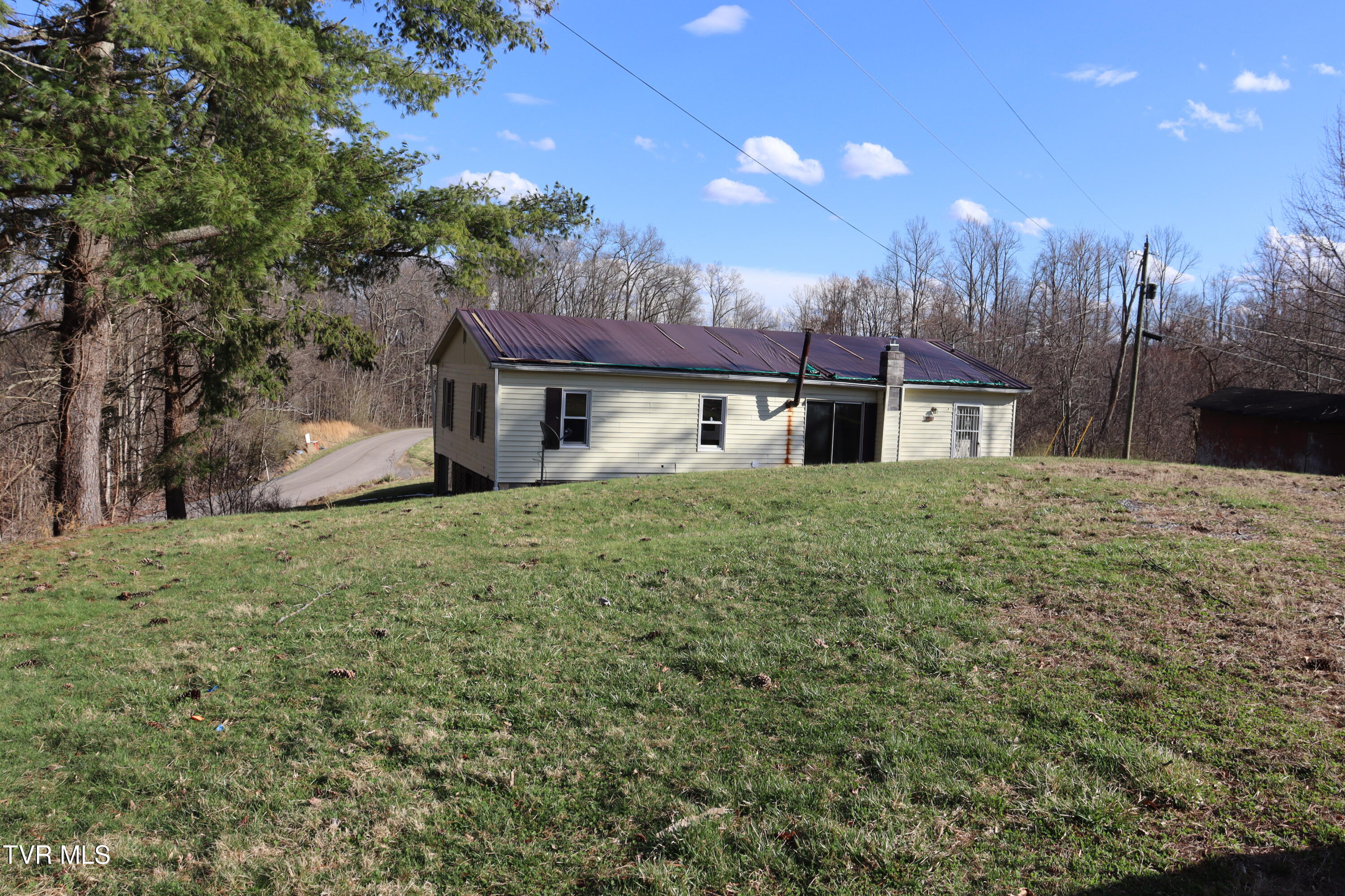 3849 Nealy Ridge Clinchco, VA 24226 - Photo 4 of 64 IMG_0792