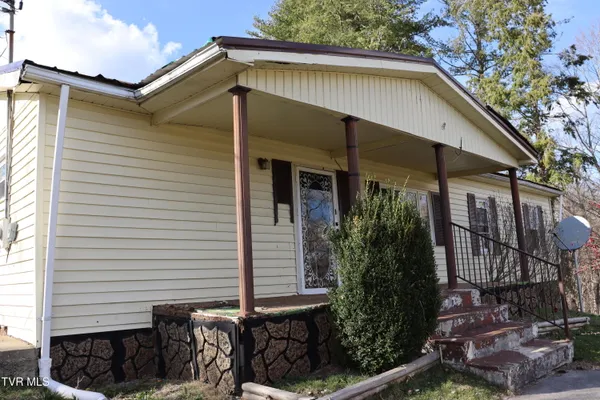 $102,900 | 3849 Nealy Ridge, Clinchco, VA 24226