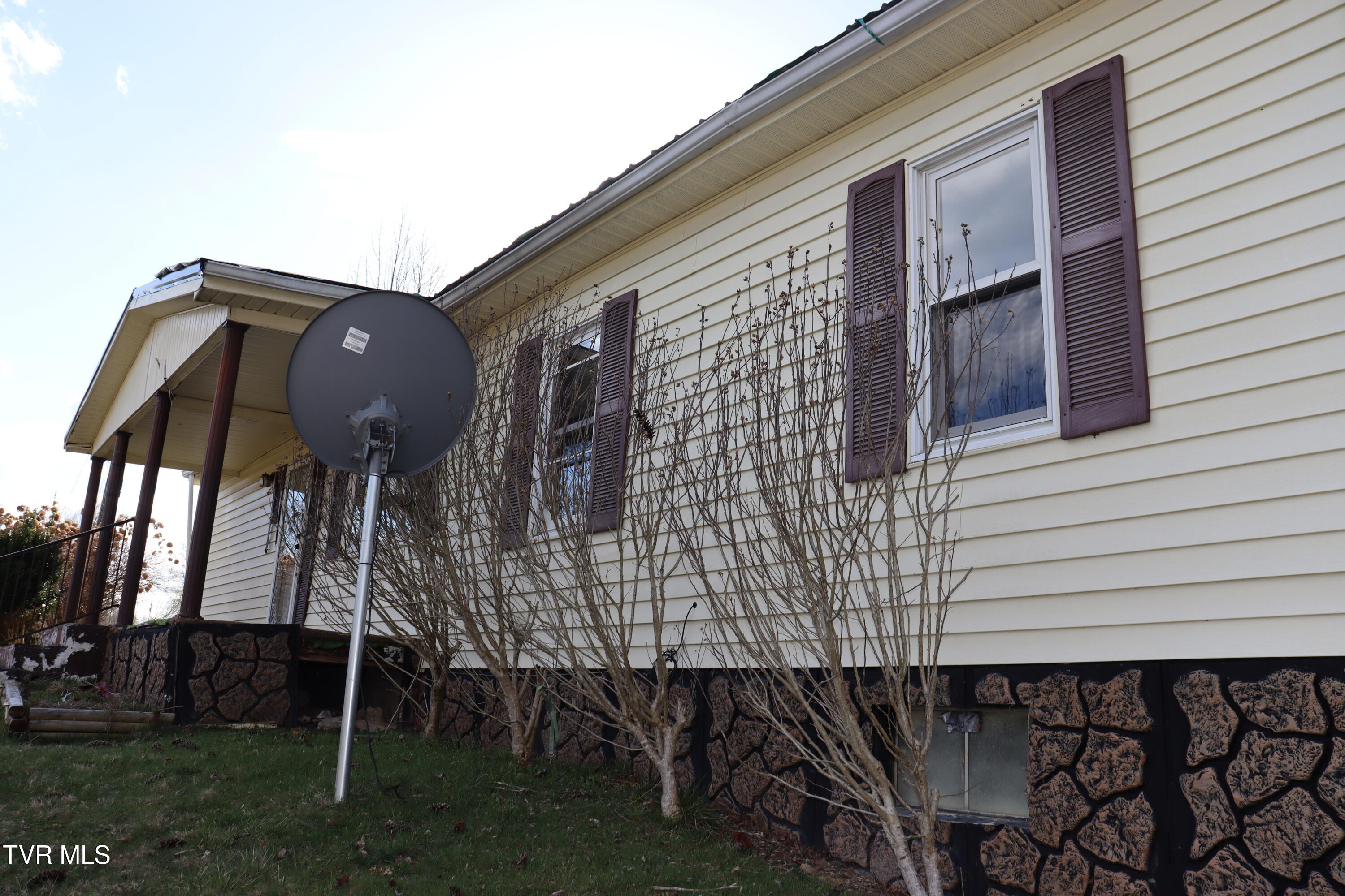 3849 Nealy Ridge Clinchco, VA 24226 - Photo 7 of 64 IMG_0833