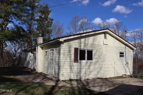 $102,900 | 3849 Nealy Ridge, Clinchco, VA 24226