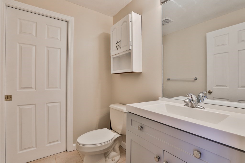21 Sullivan Court, Unit 21 Salem, NH 03079 - Photo 11 of 25