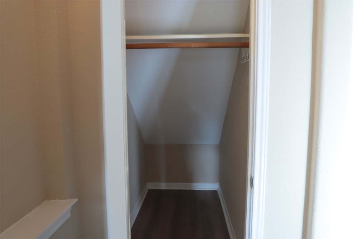 3936 Links Lane Round Rock, TX 78664 - Photo 25 of 40 a view of a hallway