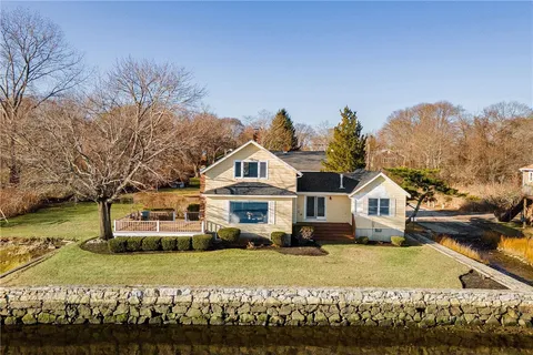 $999,999 | 2 Palmer Street, Barrington, RI 02806
