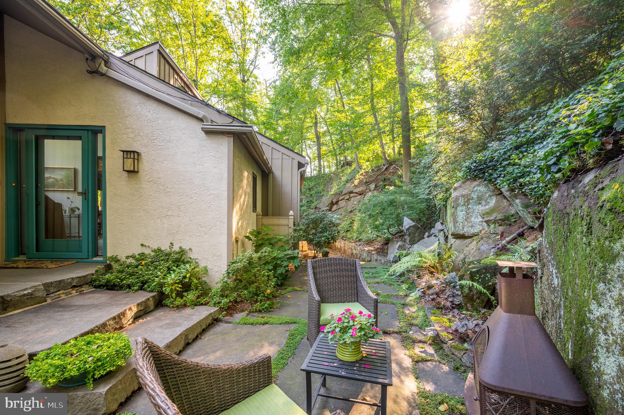 6 Boulder Road Wilmington, DE 19806 - Photo 1 of 50 Front Seating Area