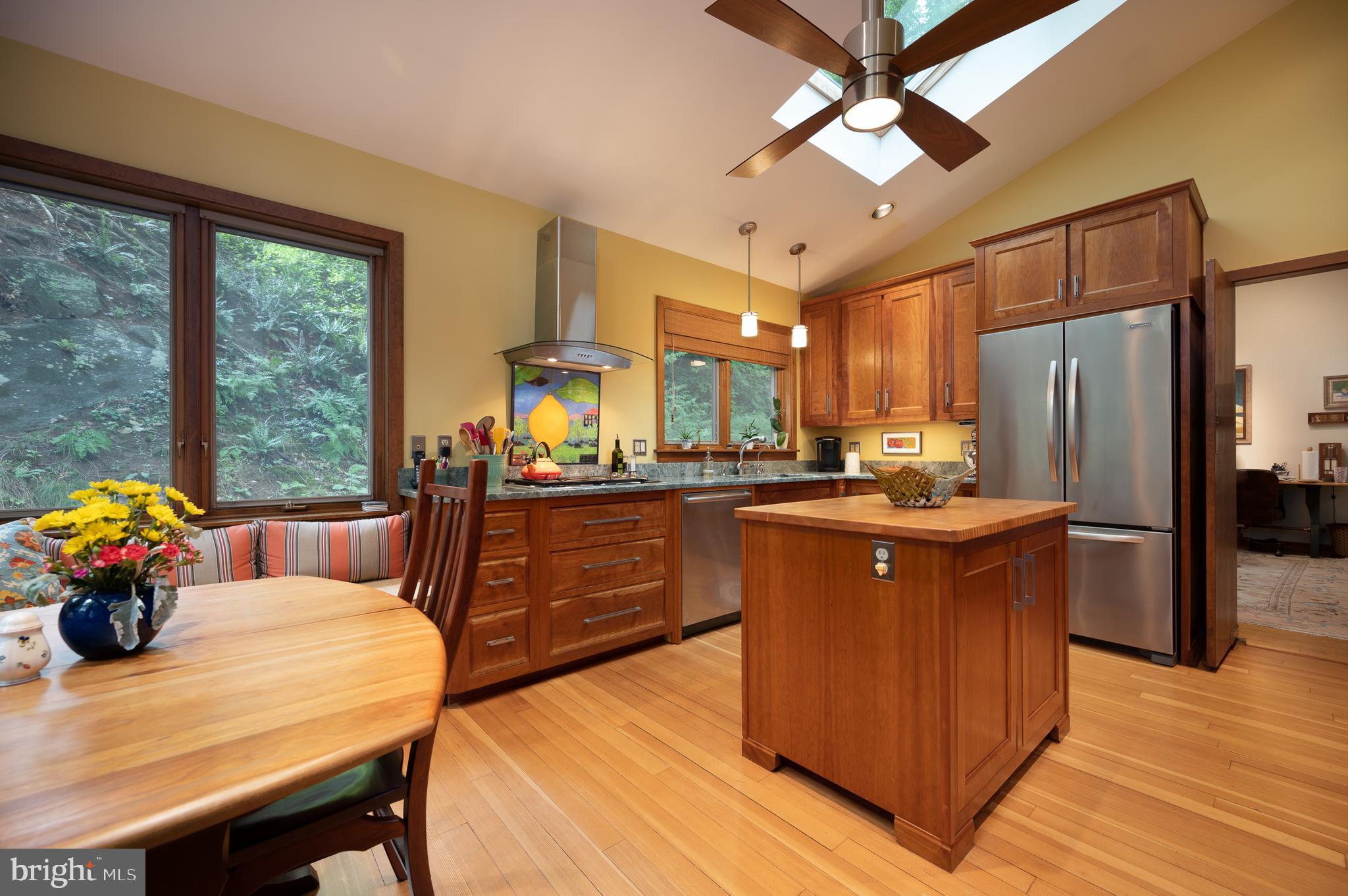 6 Boulder Road Wilmington, DE 19806 - Photo 19 of 50 Kitchen with Eat-In Banquet