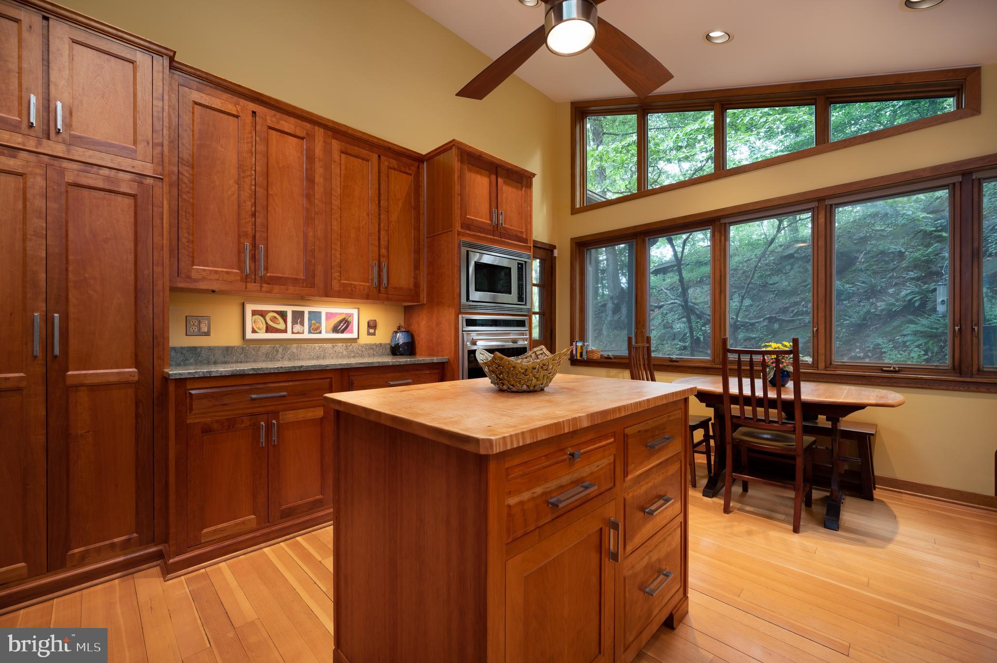 6 Boulder Road Wilmington, DE 19806 - Photo 21 of 50 Kitchen with Cabinets/Pantry