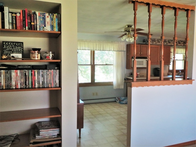 633 Timber Creek Road Dixon, IL 61021 - Photo 6 of 22