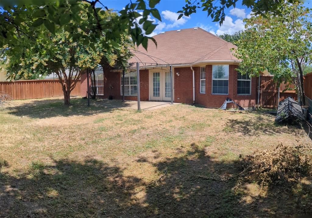 1010 Enlow Circle Commerce, TX 75428 - Photo 2 of 9
