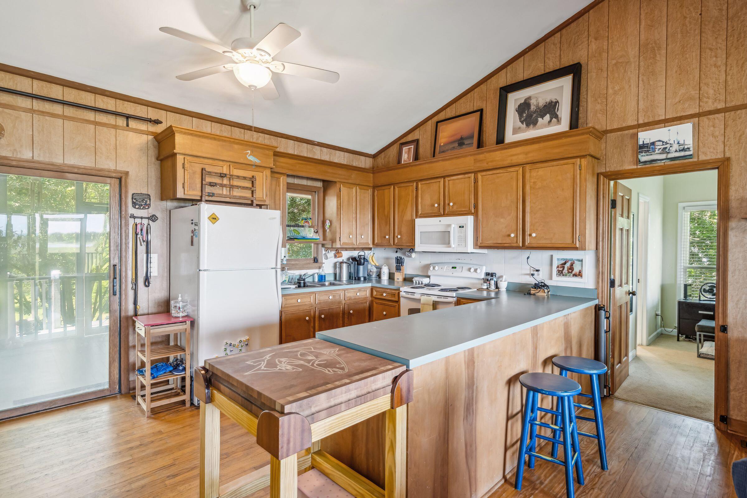 824 Seewee Bluff Road Awendaw, SC 29429 - Photo 21 of 37 824SeweeBluffRd-KeenEyeMarketing-011
