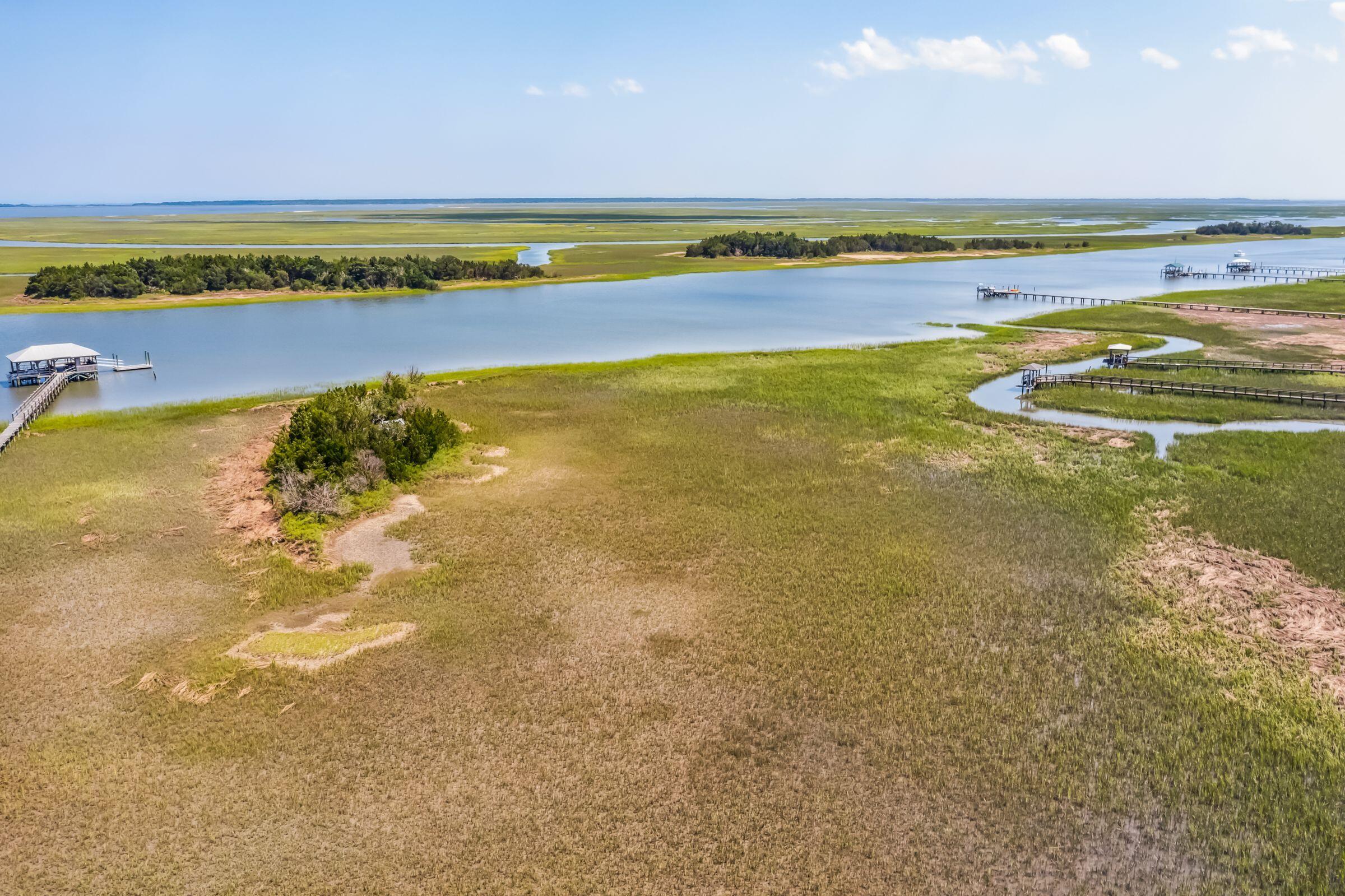 824 Seewee Bluff Road Awendaw, SC 29429 - Photo 10 of 37 824SeweeBluffRd-KeenEyeMarketing-035