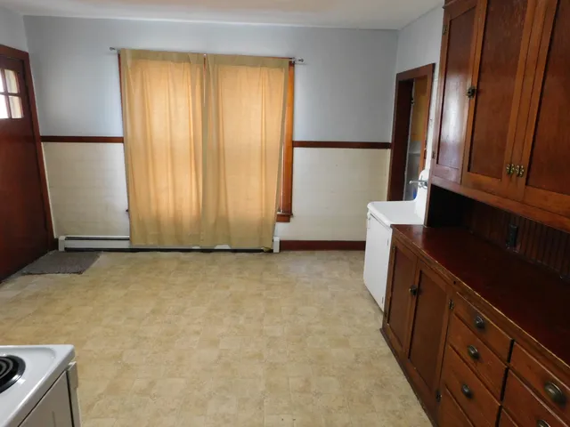 $159,900 | 332 3rd Street, Manistee, MI 49660