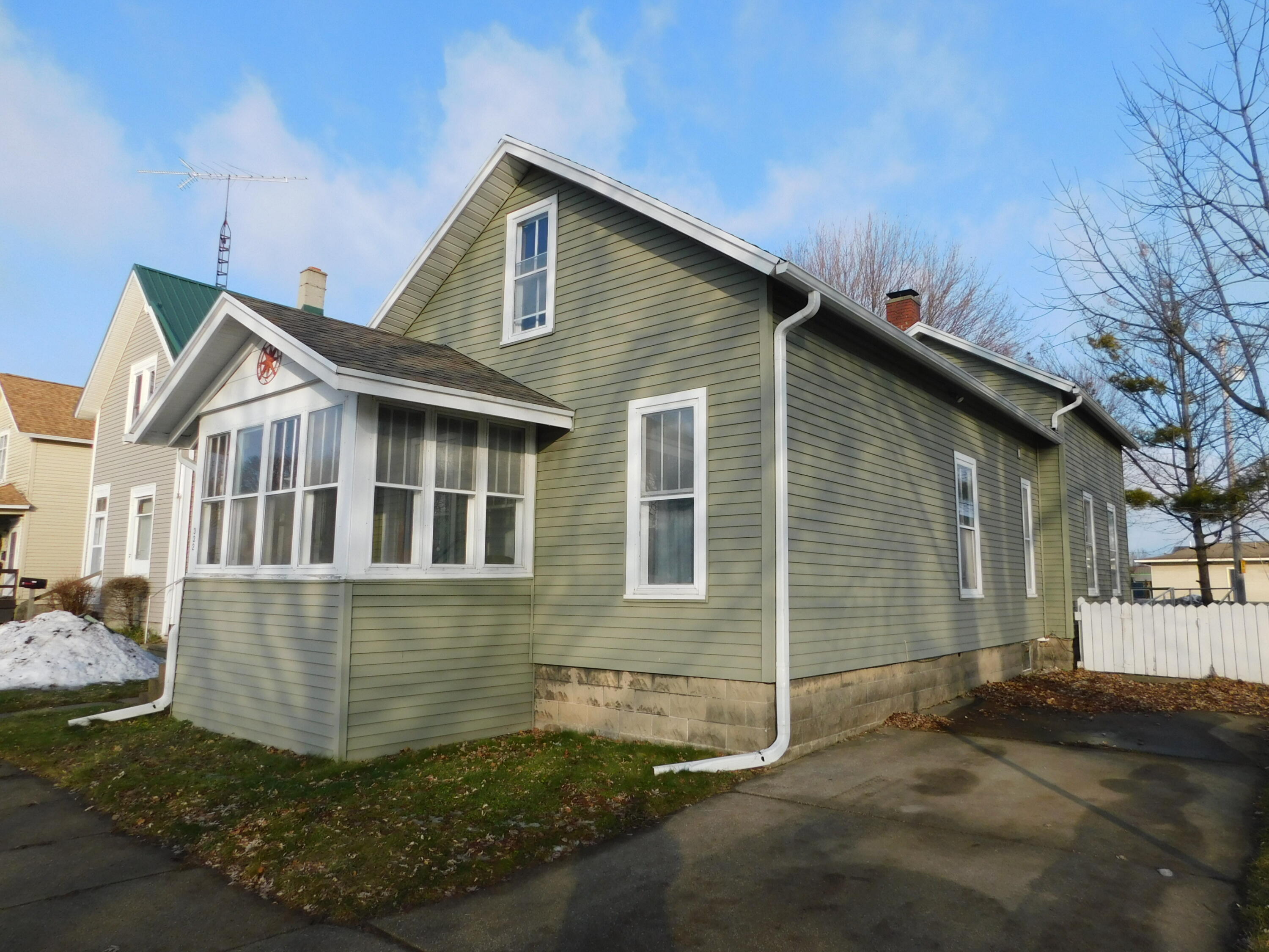 332 3rd Street Manistee, MI 49660 - Photo 3 of 32 DSCN1221