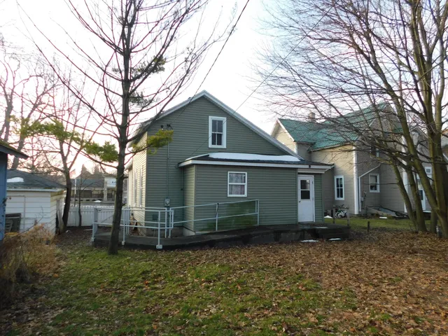 $159,900 | 332 3rd Street, Manistee, MI 49660