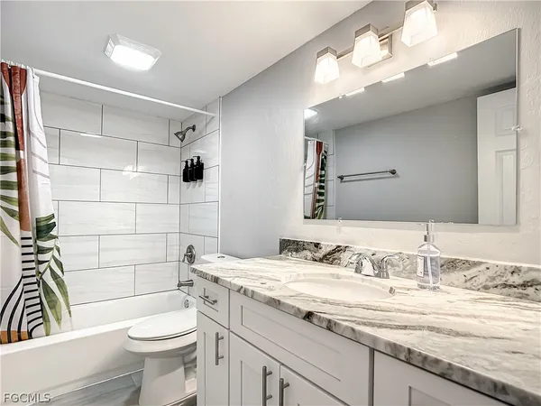 $545,900 | 4928-5000 Southwest 16th Place, Cape Coral, FL 33914