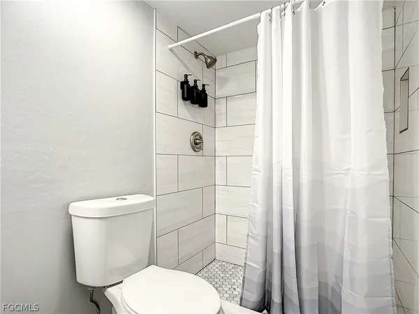 $545,900 | 4928-5000 Southwest 16th Place, Cape Coral, FL 33914