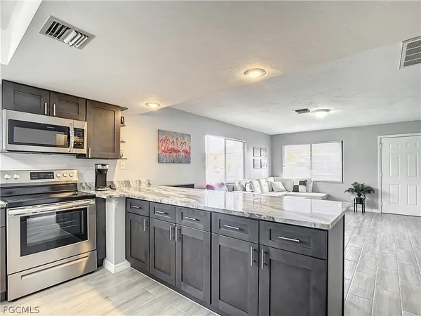 $545,900 | 4928-5000 Southwest 16th Place, Cape Coral, FL 33914