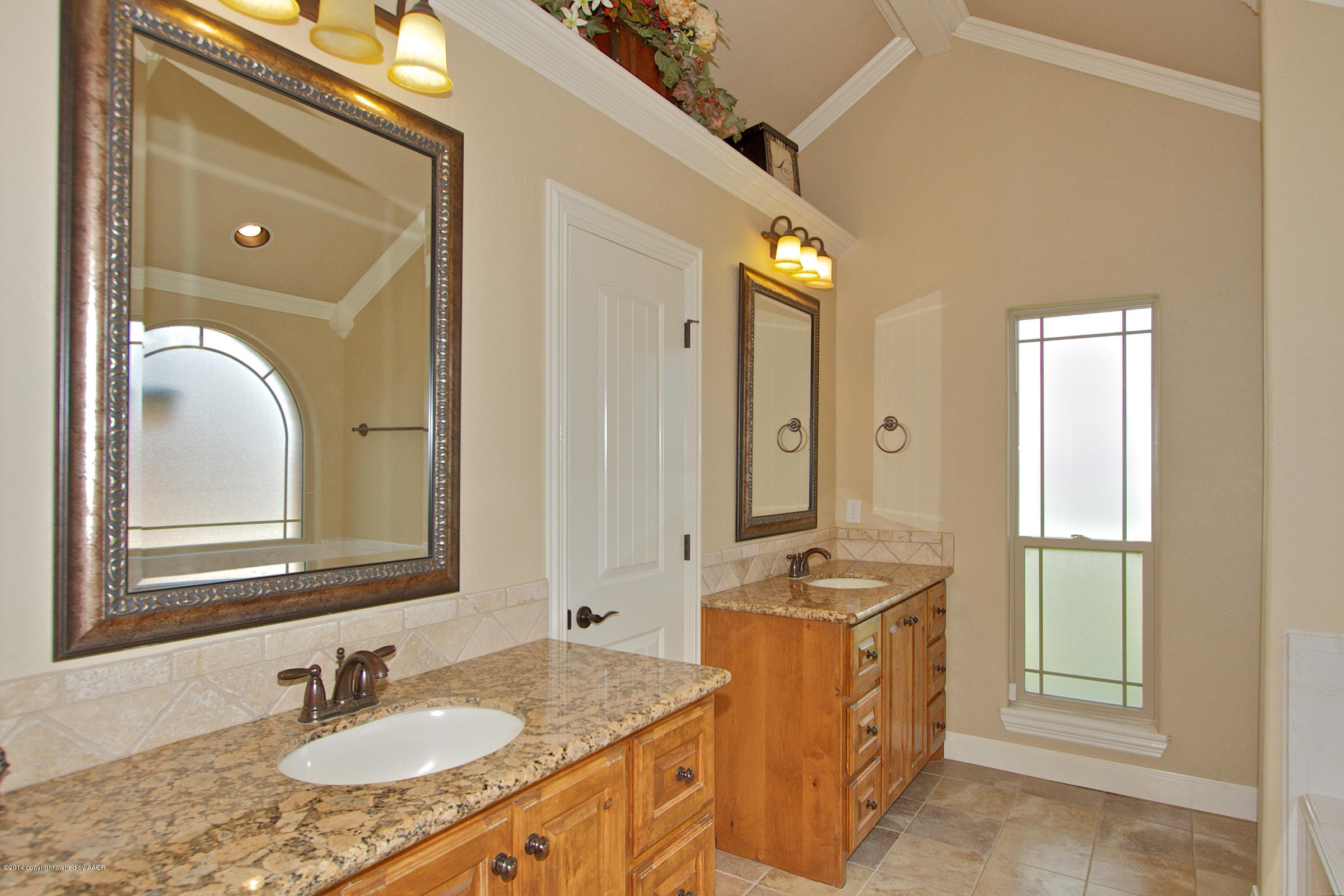 7500 Raburn Lane Canyon, TX 79015 - Photo 14 of 27 Master Bathroom