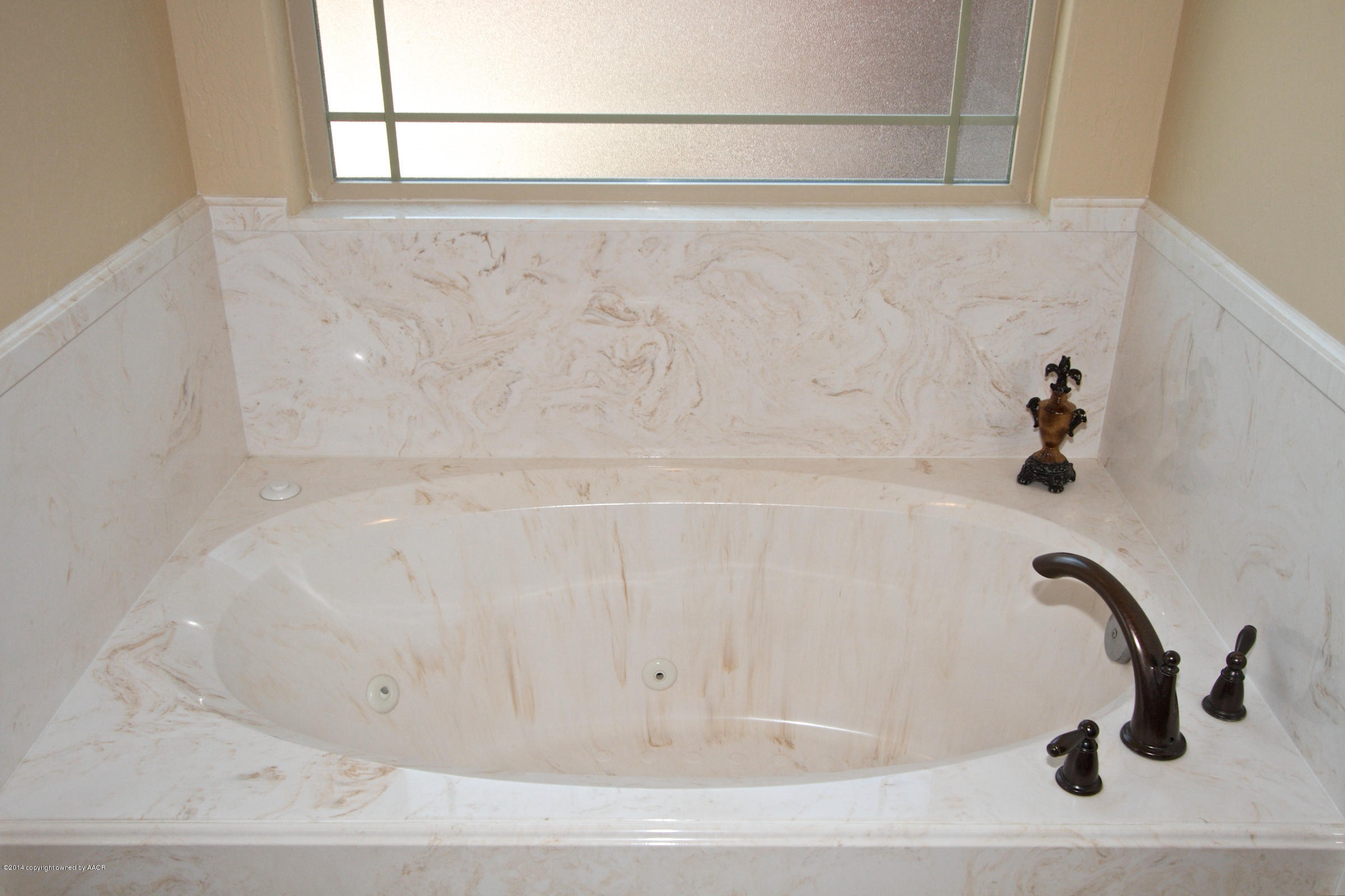 7500 Raburn Lane Canyon, TX 79015 - Photo 15 of 27 Master Bathtub