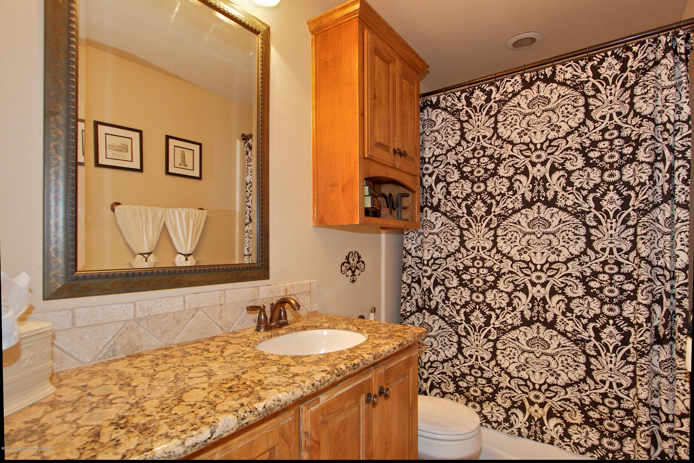 7500 Raburn Lane Canyon, TX 79015 - Photo 18 of 27 2nd Bathroom