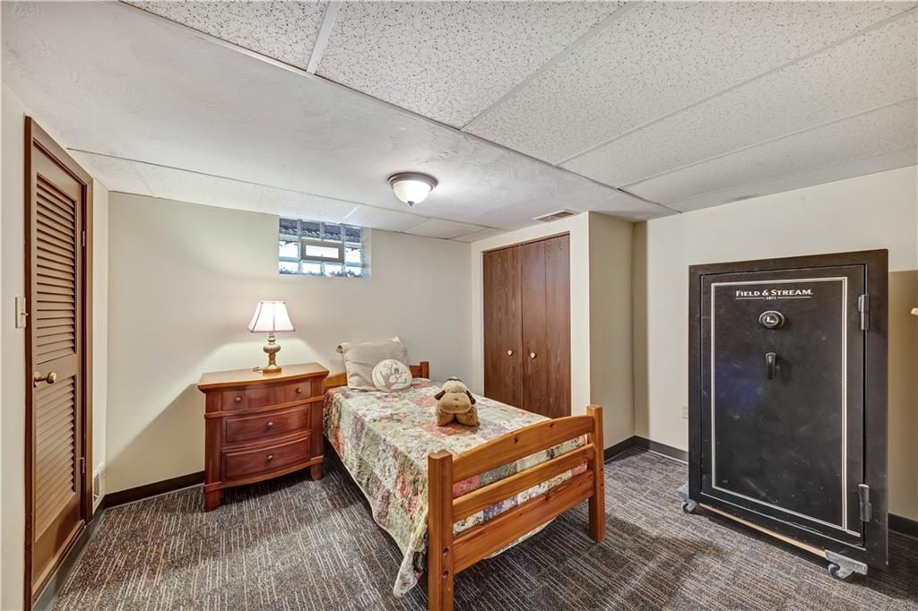 430 Holyoke Road Butler, PA 16001 - Photo 21 of 25 Bedroom 3