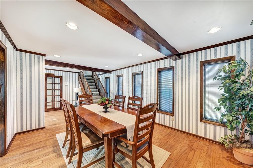 430 Holyoke Road Butler, PA 16001 - Photo 10 of 25 Dining room, large enough for your family or entertaining guests!