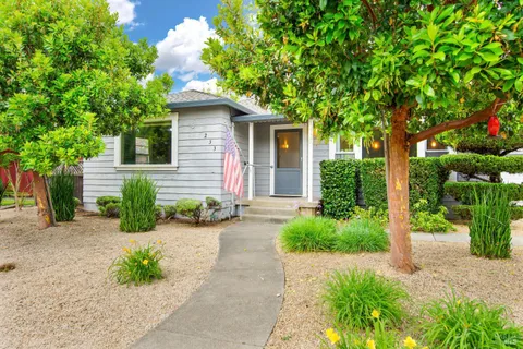 $825,000 | 233 Dechene Avenue, Sonoma, CA 95476