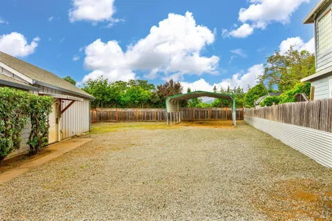 $825,000 | 233 Dechene Avenue, Sonoma, CA 95476