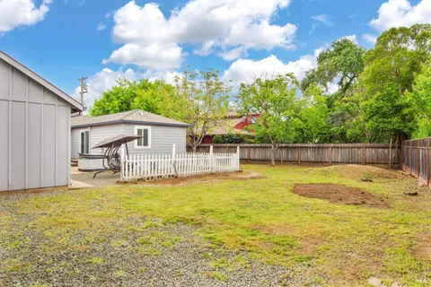 $825,000 | 233 Dechene Avenue, Sonoma, CA 95476