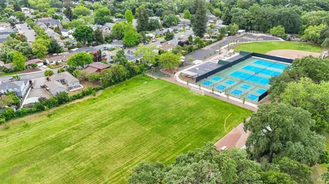 $825,000 | 233 Dechene Avenue, Sonoma, CA 95476