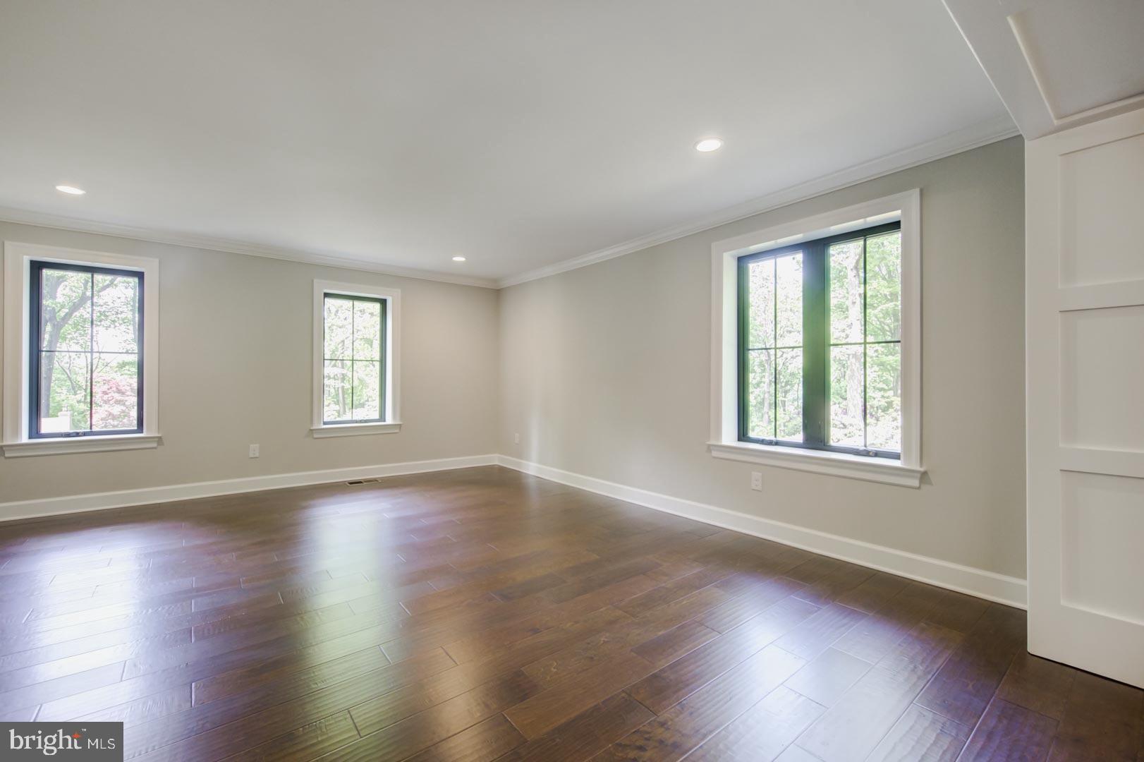 376 Saunders Drive Wayne, PA 19087 - Photo 11 of 35 Living Room