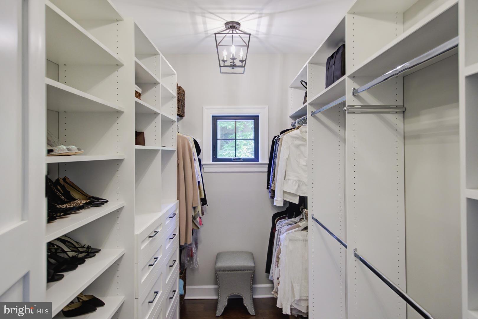 376 Saunders Drive Wayne, PA 19087 - Photo 22 of 35 Primary Bedroom Walk-in Closet