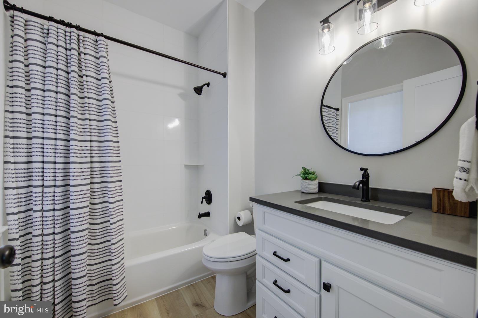 376 Saunders Drive Wayne, PA 19087 - Photo 27 of 35 Bedroom 2 Bathroom