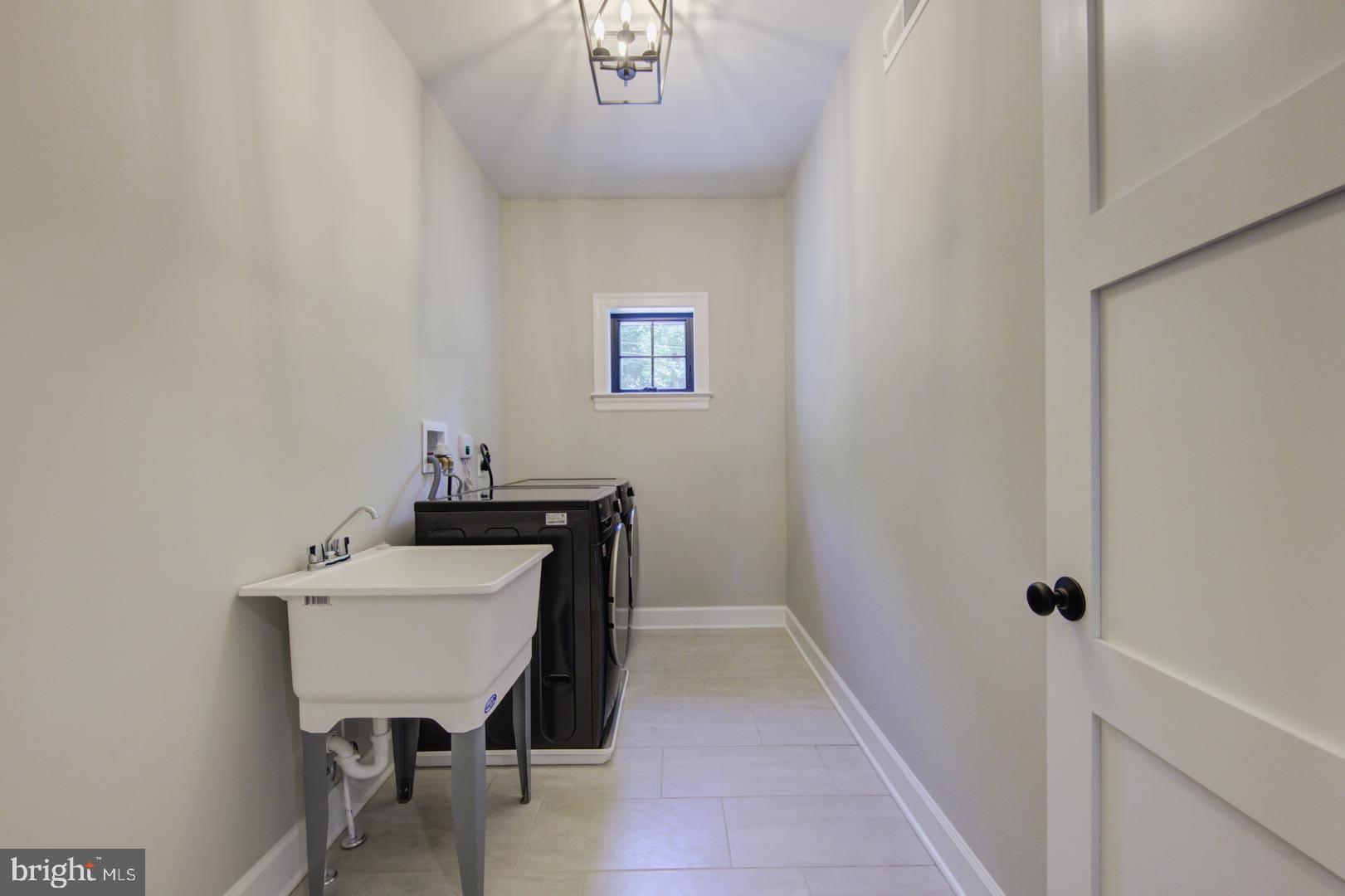 376 Saunders Drive Wayne, PA 19087 - Photo 33 of 35 Laundry