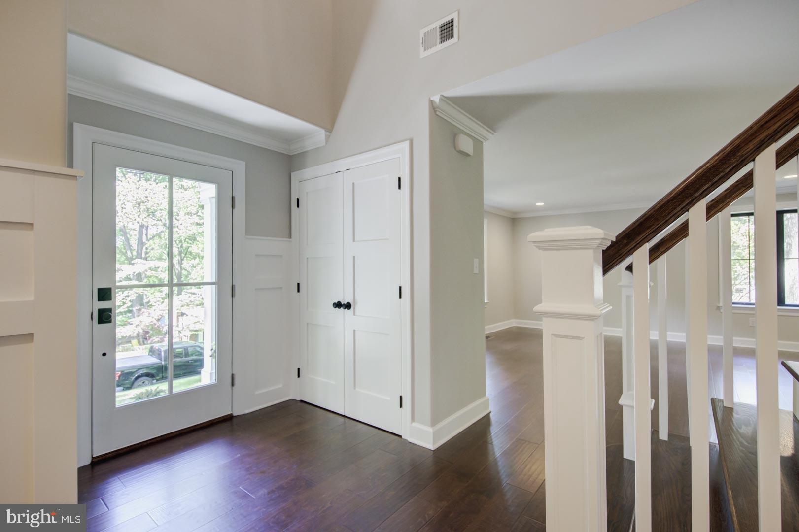 376 Saunders Drive Wayne, PA 19087 - Photo 7 of 35 Foyer