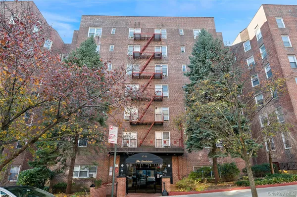 $350,000 | 67-30 Clyde Street, Unit 7K | Rego Park