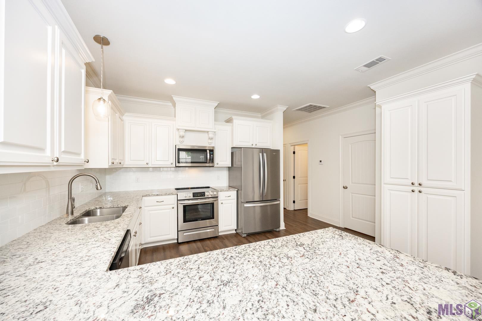 9017 Lockhart Road, Unit 3B Denham Springs, LA 70726 - Photo 3 of 11