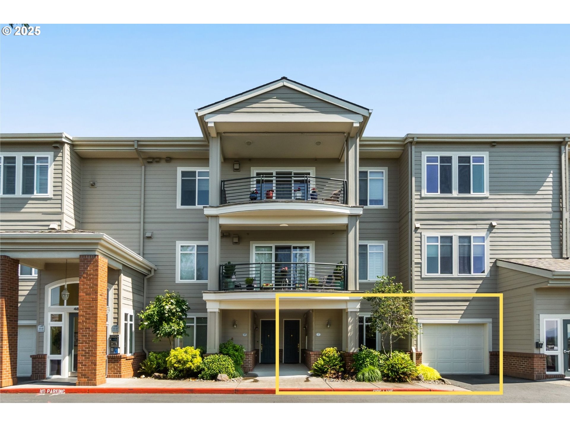 4873 Northwest Promenade Terrace, Unit 122 Portland, OR 97229 - Photo 2 of 38 Gallery Image 2