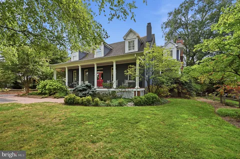 $2,800,000 | 1908 South Arlington Ridge Road, Arlington, VA 22202