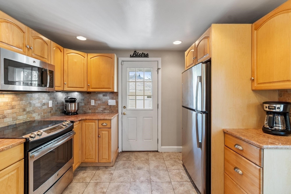 289 South Road Bedford, MA 01730 - Photo 11 of 37 Gallery Image 11